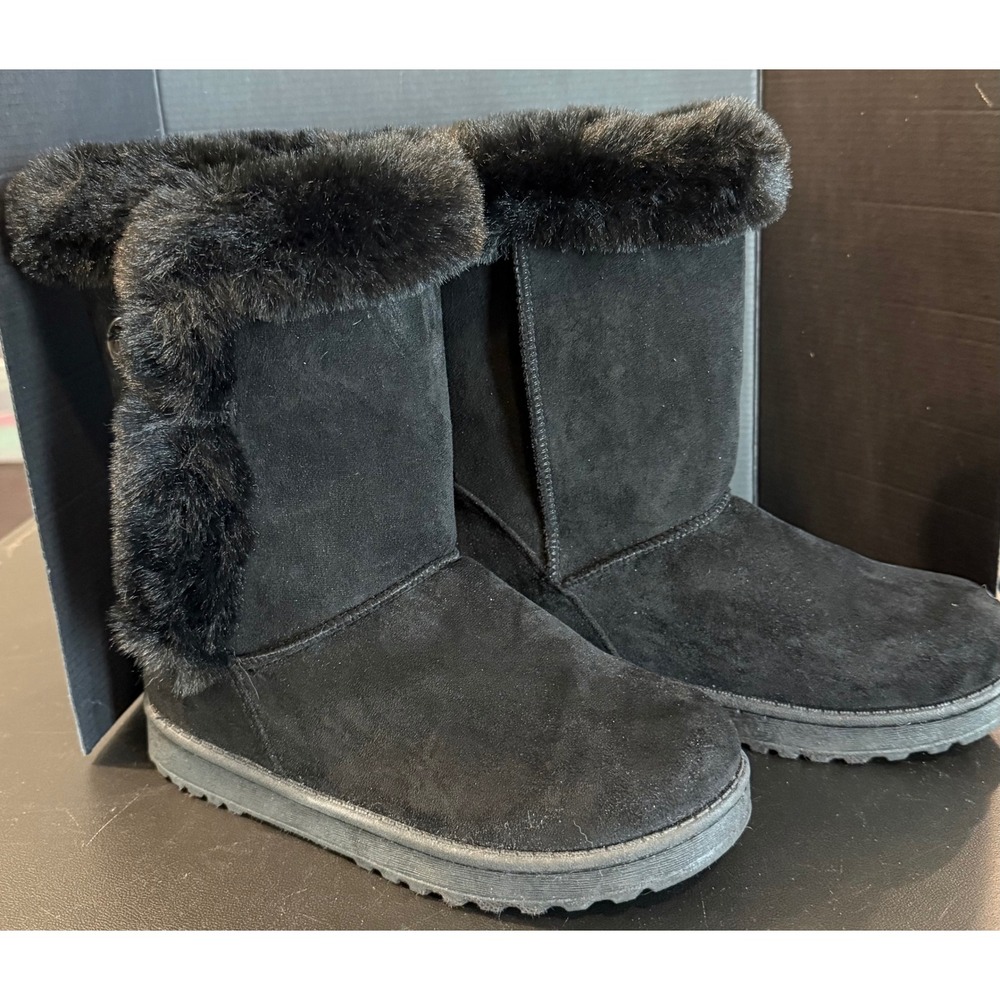 SO Womens 7.5 Abigail‎ Winter Boots Black Faux Suede Fur Trim Button Detail